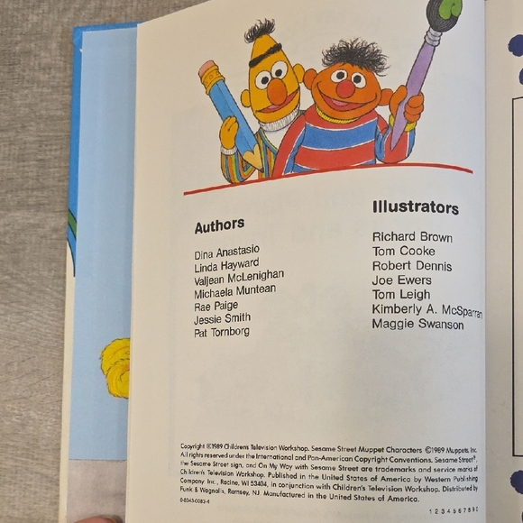 Sesame Street Blue and Red Vehicles Book - Picture 6 of 17